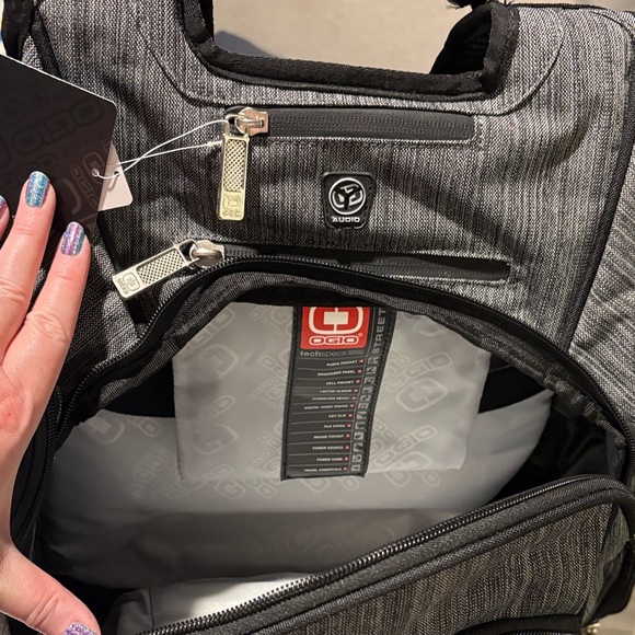 OGIO Charcoal Striped Men's Backpack - Picture 9 of 12